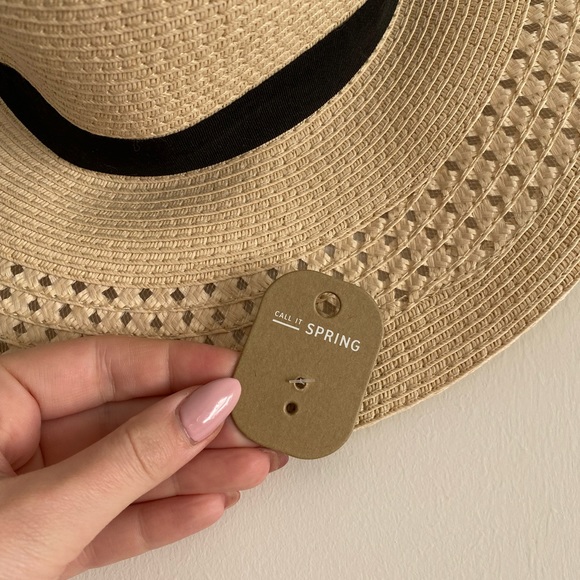 NWT Hat - Picture 3 of 4